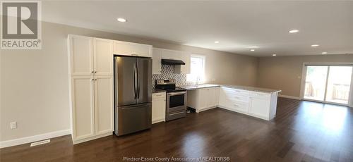 150 Moonstone Crescent, Chatham, ON - Indoor Photo Showing Kitchen With Stainless Steel Kitchen