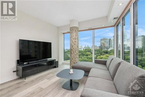 200 Lett Street Unit#1001, Ottawa, ON - Indoor Photo Showing Living Room