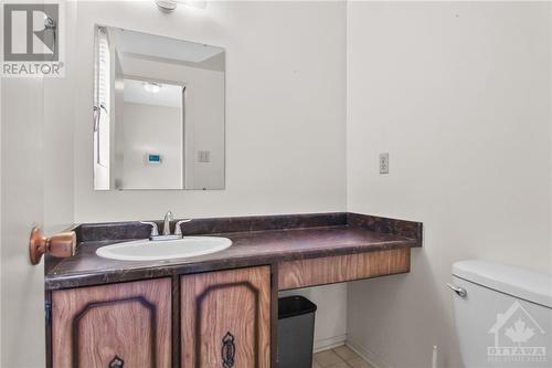 1st floor 2 piece bathroom - 628 Seyton Drive, Ottawa, ON - Indoor Photo Showing Bathroom