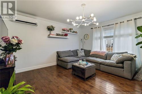 69 Blanchard, Dieppe, NB - Indoor Photo Showing Living Room