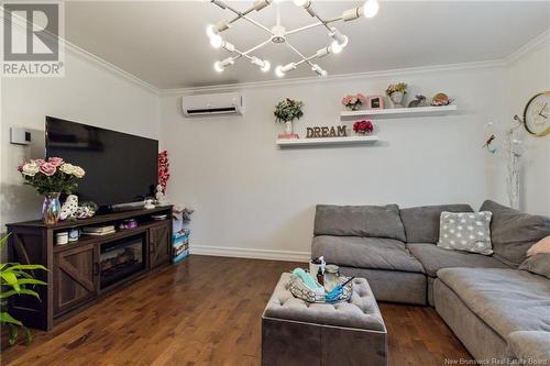 69 Blanchard, Dieppe, NB - Indoor Photo Showing Living Room