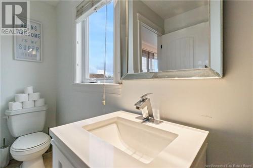 69 Blanchard, Dieppe, NB - Indoor Photo Showing Bathroom