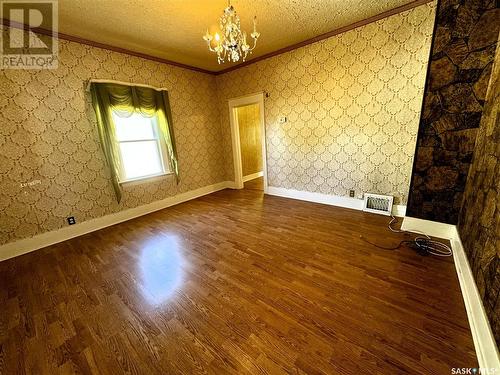 305 3Rd Avenue Ne, Swift Current, SK - Indoor Photo Showing Other Room