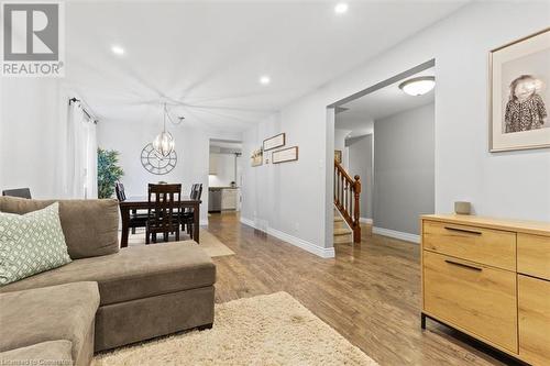 123 Martinglen Crescent, Kitchener, ON - Indoor Photo Showing Living Room