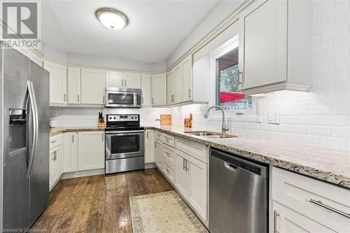 123 Martinglen Crescent, Kitchener, ON - Indoor Photo Showing Kitchen With Stainless Steel Kitchen With Double Sink With Upgraded Kitchen