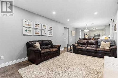 123 Martinglen Crescent, Kitchener, ON - Indoor Photo Showing Living Room