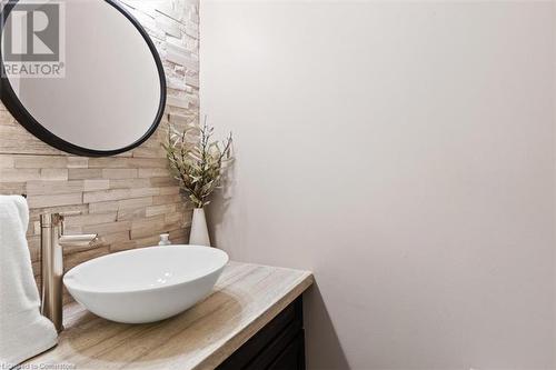 123 Martinglen Crescent, Kitchener, ON - Indoor Photo Showing Bathroom