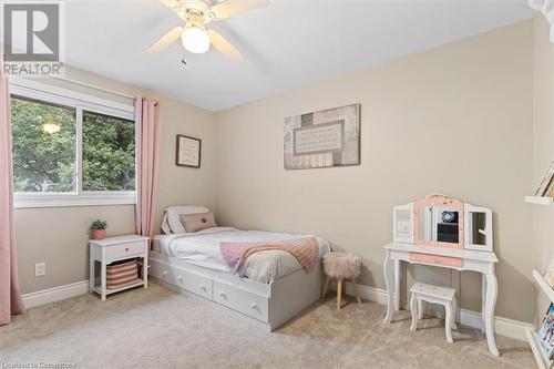 123 Martinglen Crescent, Kitchener, ON - Indoor Photo Showing Bedroom