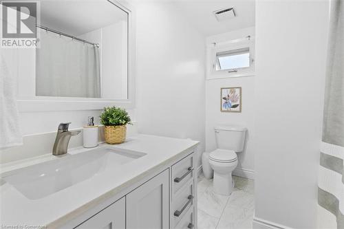 123 Martinglen Crescent, Kitchener, ON - Indoor Photo Showing Bathroom