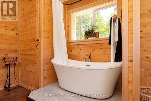 3702 Eagle Lake Road, South River, ON - Indoor Photo Showing Bathroom