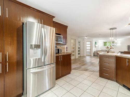 Kitchen - 684 Rue De L'Atlantique, Mont-Saint-Hilaire, QC - Indoor Photo Showing Kitchen