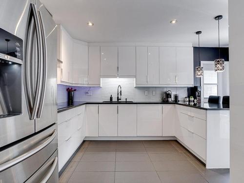 Kitchen - 54 Rue Jean-Talon, Repentigny (Repentigny), QC - Indoor Photo Showing Kitchen With Upgraded Kitchen