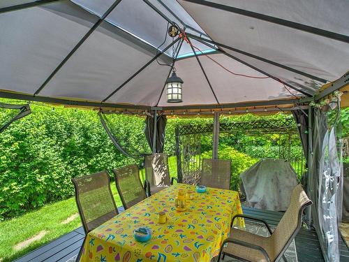 Jardin - 169 Rue Spring Garden, Dollard-Des-Ormeaux, QC - Outdoor With Deck Patio Veranda