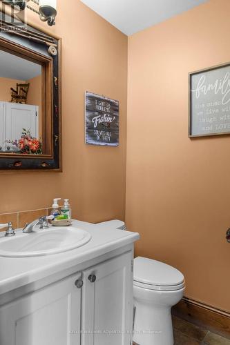 1211 Brydons Bay Road, Gravenhurst, ON - Indoor Photo Showing Bathroom