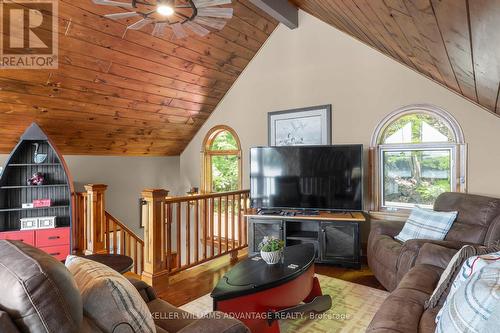 1211 Brydons Bay Road, Gravenhurst, ON - Indoor