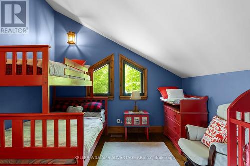 1211 Brydons Bay Road, Gravenhurst, ON - Indoor Photo Showing Bedroom