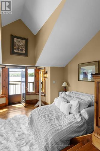 1211 Brydons Bay Road, Gravenhurst, ON - Indoor Photo Showing Bedroom