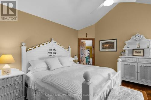 1211 Brydons Bay Road, Gravenhurst, ON - Indoor Photo Showing Bedroom