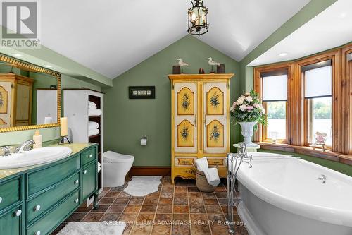 1211 Brydons Bay Road, Gravenhurst, ON - Indoor Photo Showing Bathroom