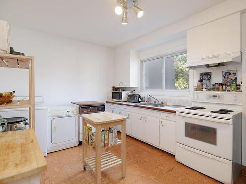 Cuisine - 2422  - 2426 Av. Letourneux, Montréal (Mercier/Hochelaga-Maisonneuve), QC - Indoor Photo Showing Kitchen With Double Sink