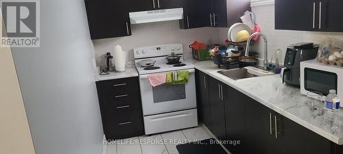 74 Windermere Court, Brampton, ON - Indoor Photo Showing Kitchen