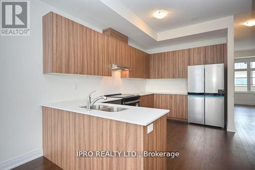 40 - 36 Main Street, Mississauga, ON - Indoor Photo Showing Kitchen With Double Sink