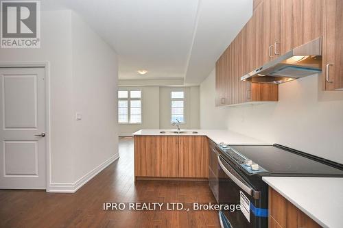 40 - 36 Main Street, Mississauga, ON - Indoor Photo Showing Kitchen