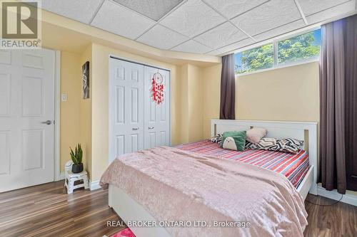 15 Southwood Drive, Kitchener, ON - Indoor Photo Showing Bedroom