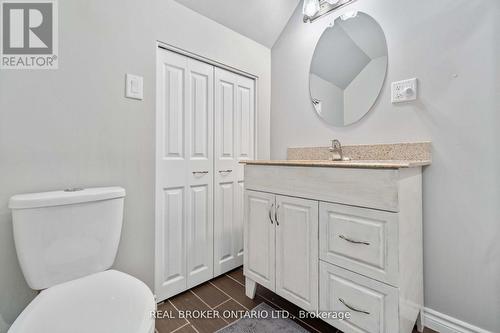 15 Southwood Drive, Kitchener, ON - Indoor Photo Showing Bathroom