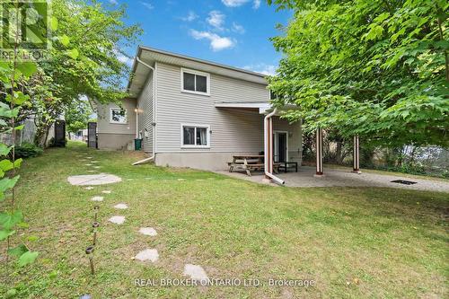 15 Southwood Drive, Kitchener, ON - Outdoor