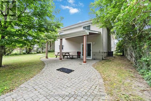 15 Southwood Drive, Kitchener, ON - Outdoor