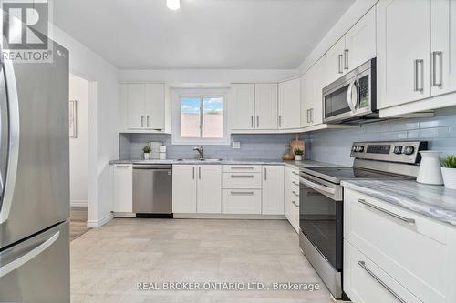 15 Southwood Drive, Kitchener, ON - Indoor Photo Showing Kitchen With Double Sink