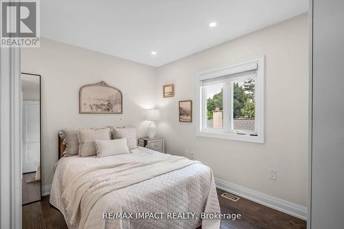 7 Forest Path Court, Toronto, ON - Indoor Photo Showing Bedroom