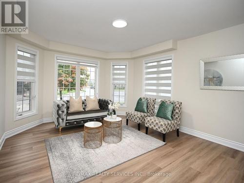 130 Ocean Ridge Drive, Brampton, ON - Indoor Photo Showing Living Room