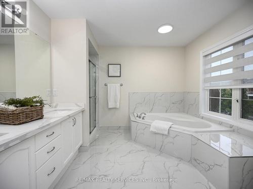 130 Ocean Ridge Drive, Brampton, ON - Indoor Photo Showing Bathroom