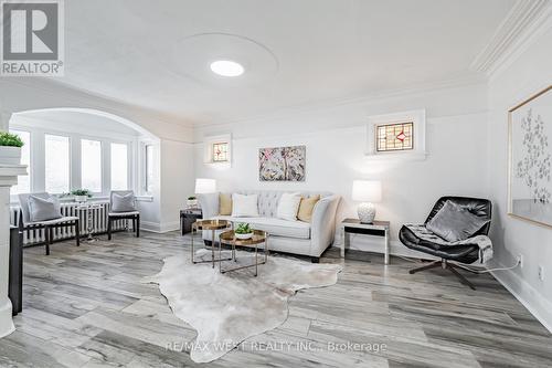 33 Church Street, Toronto, ON - Indoor Photo Showing Living Room