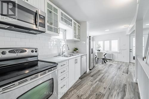 33 Church Street, Toronto, ON - Indoor Photo Showing Kitchen With Double Sink With Upgraded Kitchen