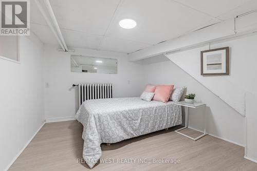 33 Church Street, Toronto, ON - Indoor Photo Showing Bedroom