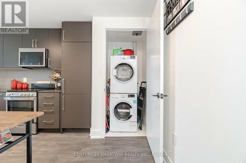 411 - 2450 Old Bronte Road, Oakville, ON - Indoor Photo Showing Laundry Room