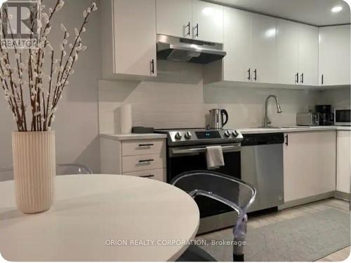 Bsmt - 1110 Pinegrove Road, Oakville, ON - Indoor Photo Showing Kitchen