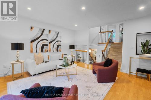 7 Lady Stewart Boulevard, Brampton, ON - Indoor Photo Showing Living Room