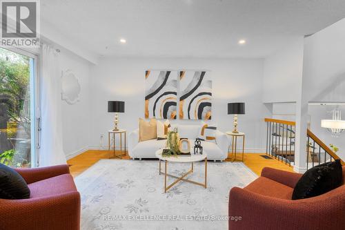 7 Lady Stewart Boulevard, Brampton, ON - Indoor Photo Showing Living Room