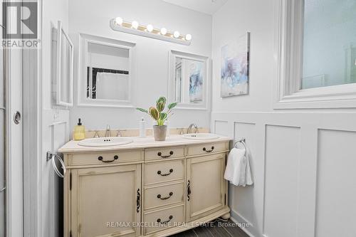 7 Lady Stewart Boulevard, Brampton, ON - Indoor Photo Showing Bathroom