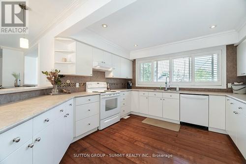 76 Vista Drive, Mississauga, ON - Indoor Photo Showing Kitchen