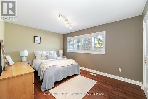 76 Vista Drive, Mississauga, ON - Indoor Photo Showing Bedroom