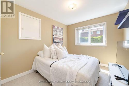 76 Vista Drive, Mississauga, ON - Indoor Photo Showing Bedroom