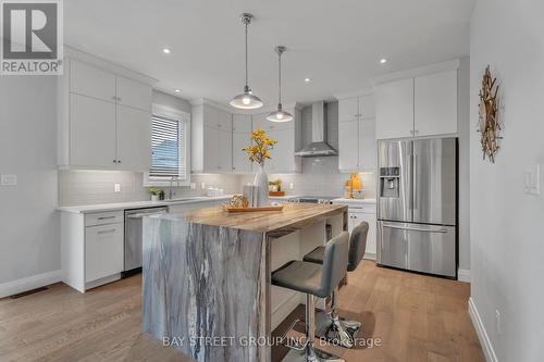 2025 Bakervilla Street, London, ON - Indoor Photo Showing Kitchen With Upgraded Kitchen