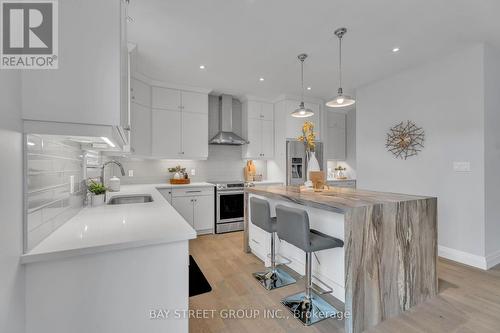 2025 Bakervilla Street, London, ON - Indoor Photo Showing Kitchen With Upgraded Kitchen