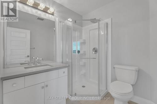 2025 Bakervilla Street, London, ON - Indoor Photo Showing Bathroom