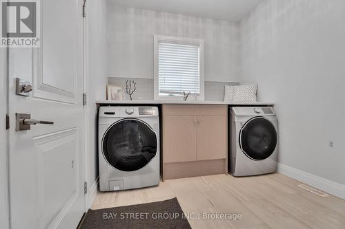 2025 Bakervilla Street, London, ON - Indoor Photo Showing Laundry Room